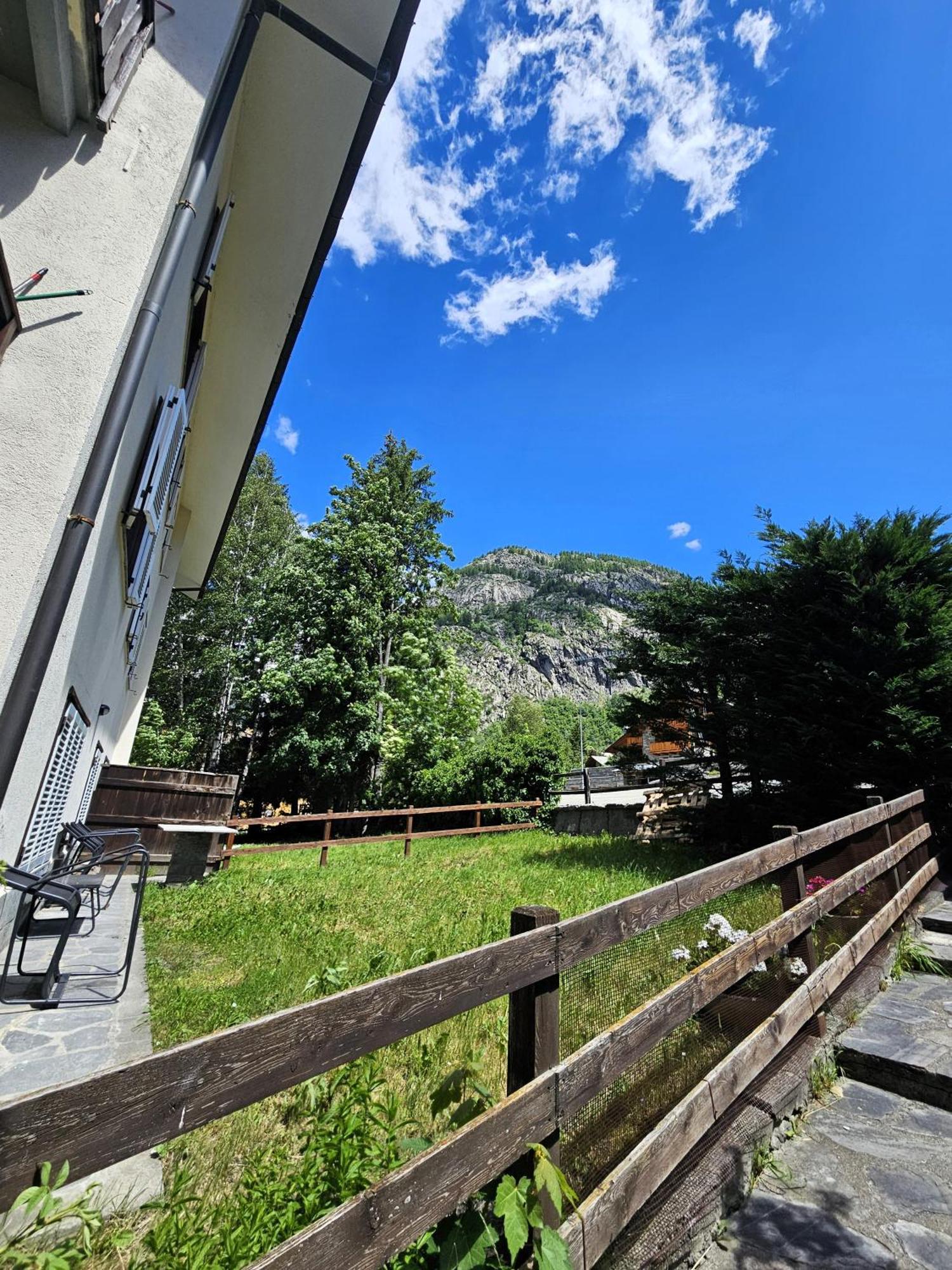 Maison Les Amis Du Bois Курмайор Экстерьер фото